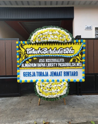 Papan Bunga Duka di Biak Timur